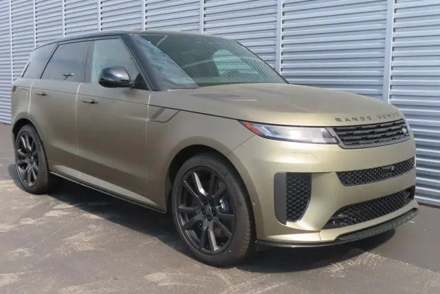 Подержанный 2024 Land Rover Range Sport SV Edition один карбоновый Бронзовый