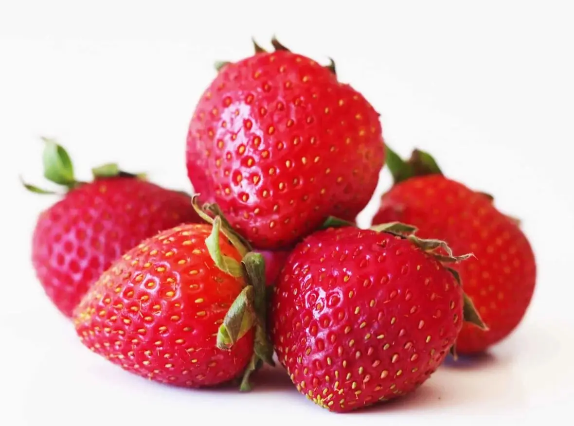 Hot Sale Soft Sweets Fresh Delicious Strawberry Wholesale Fresh Strawberry best price Export worldwide