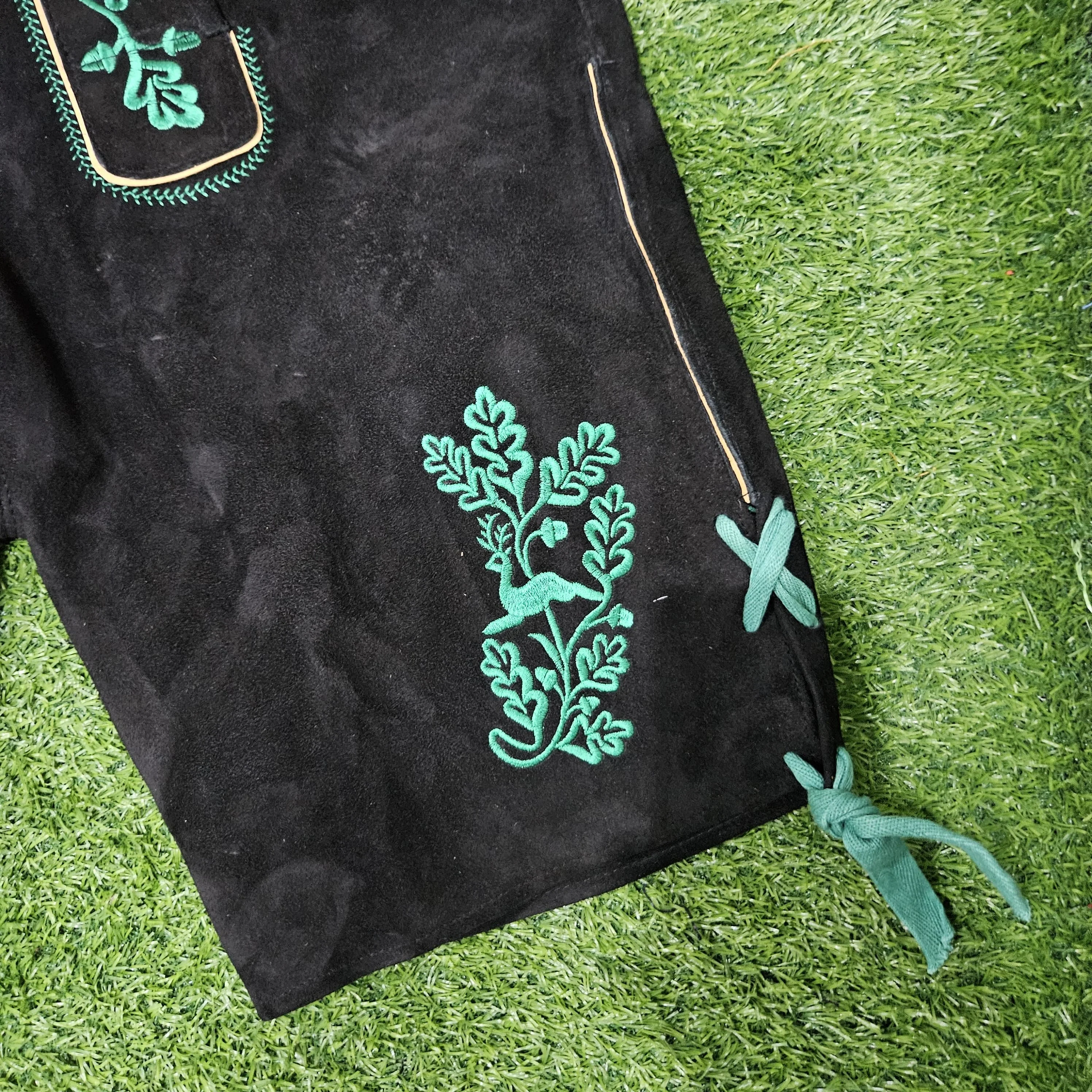 wholesale price original leather black colour bavarian lederhosen with embridorey german festival available in diff size,colours