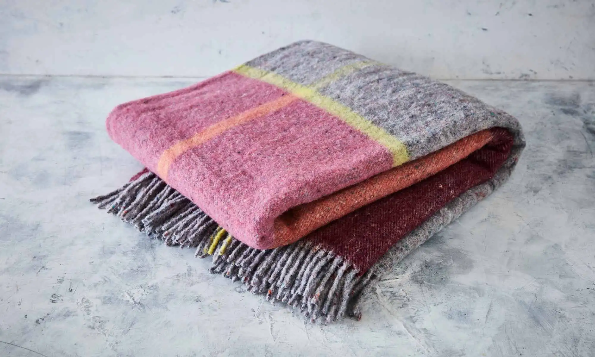 Recycled Blankets Warm and cosy like wool yet made from 100% recycled Recycled Wool Blankets Manufacturer from Panipat