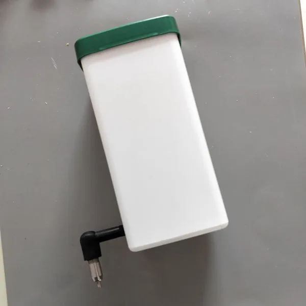 Nipple drinker for rabbits/injection machine feeder