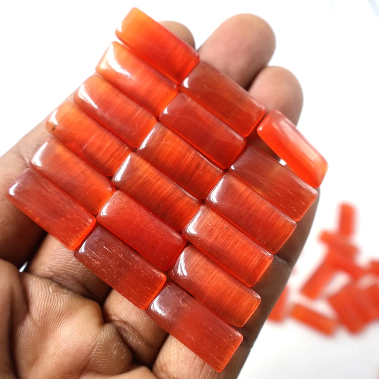 Wholesale Natural Red Monalisa Crystal Hand Carved Red Monalisa  Crystals Healing Stones Crafts For Decoration Red  Monalisa lot