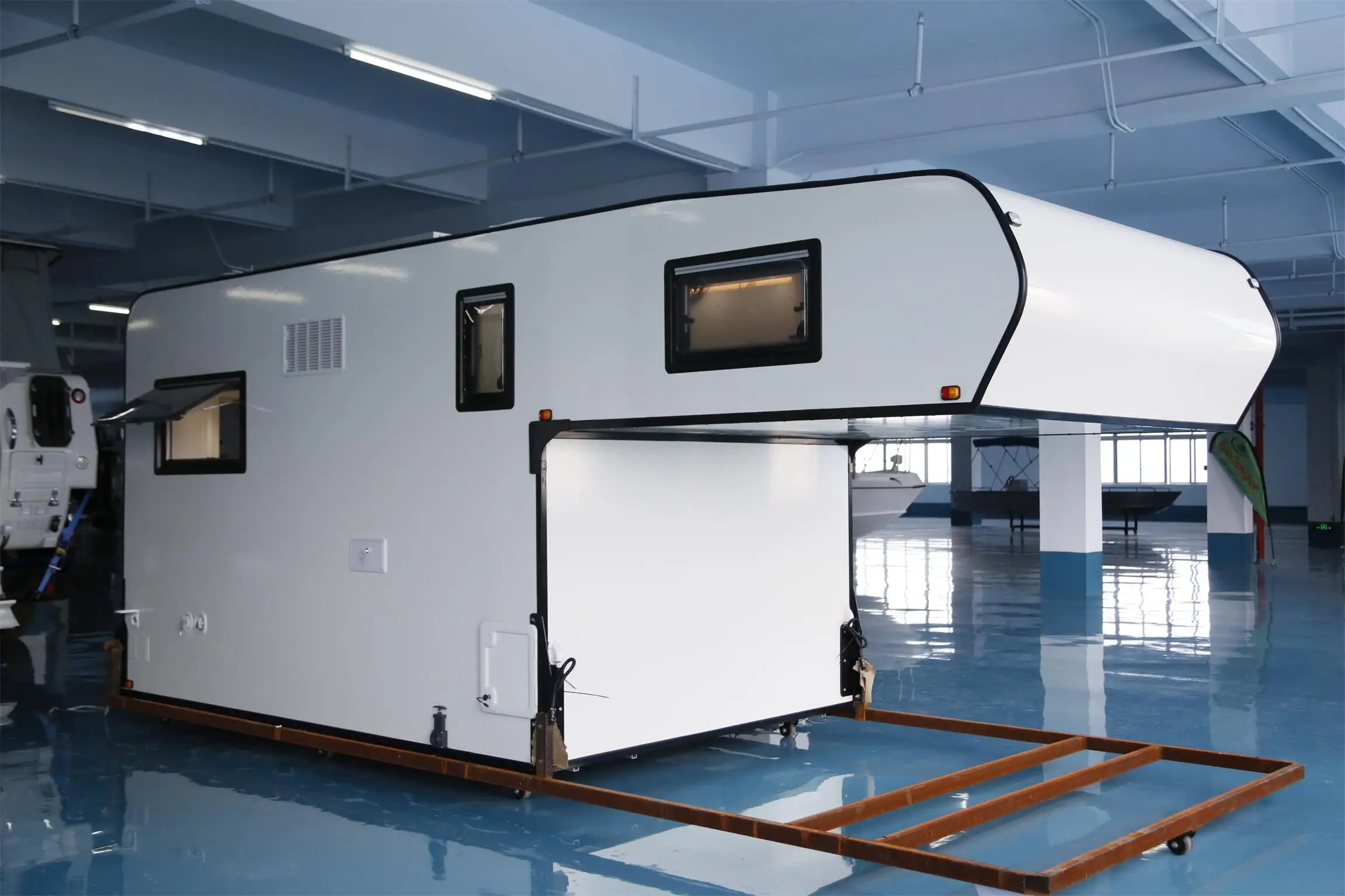 Manley Expedition Slide In Truck Camper Motorhome Box For Flat Bed Truck Flatbed Slide Out Off Road Truck Camper