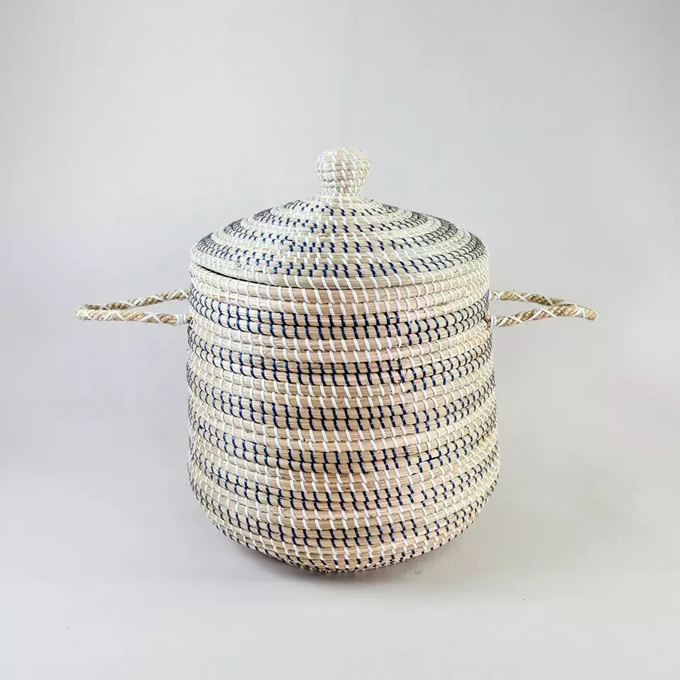 Wholesale Large Seagrass Woven Straw Basket with Lid Eco-Friendly Handmade Natural Rattan Storage Hamper Home Use Made Vietnam