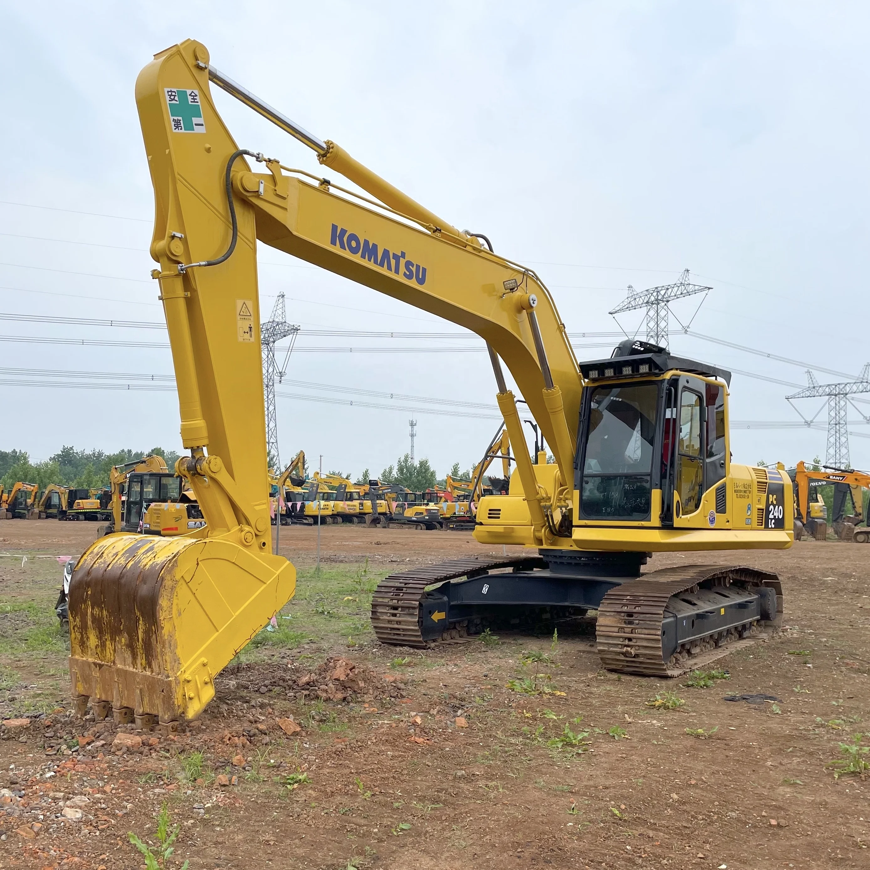 Used original Japan Komatsu PC240-8 PC220-8 PC200-8 excavator, 24 tons medium hydraulic crawler backhoe excavator at low price