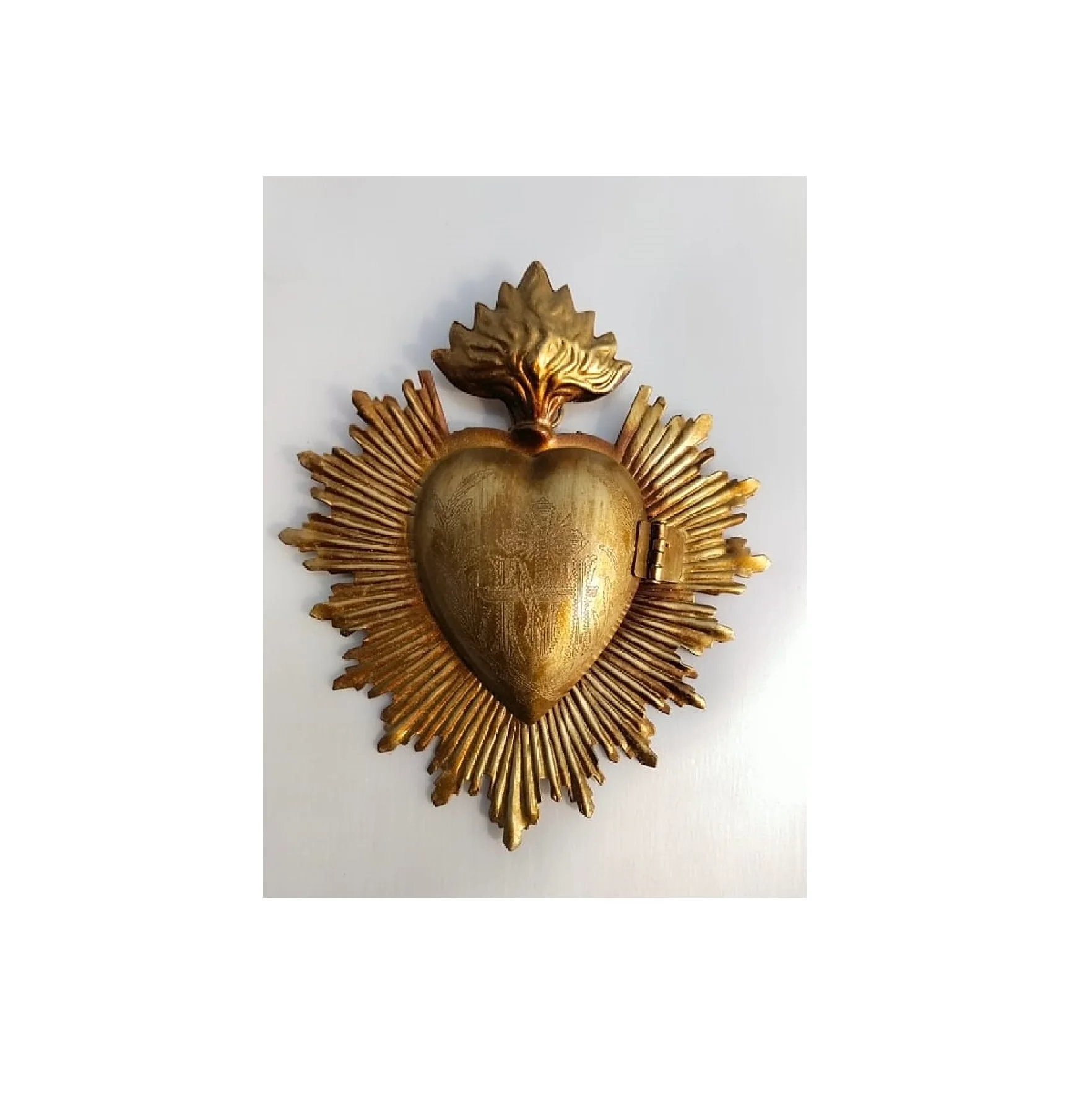 Pure Metal Heart of Mary Votive Gold Rhinestone Ornament Locket As Peacock Of Wings Shape Sacred Heart & Beautiful Gift Locket