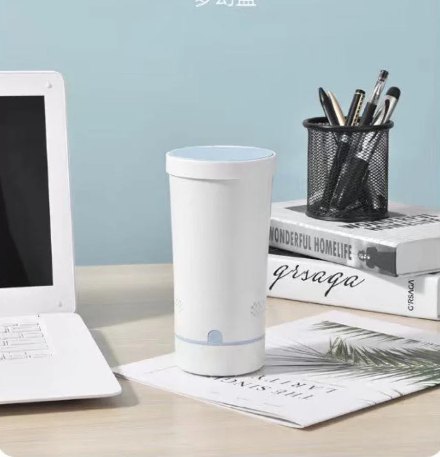 2022 New Model 3 in 1 Handy Powerful Mini Table Cyclone Vacuum Cleaner Office Pen Holder Desk Mini Trash Can