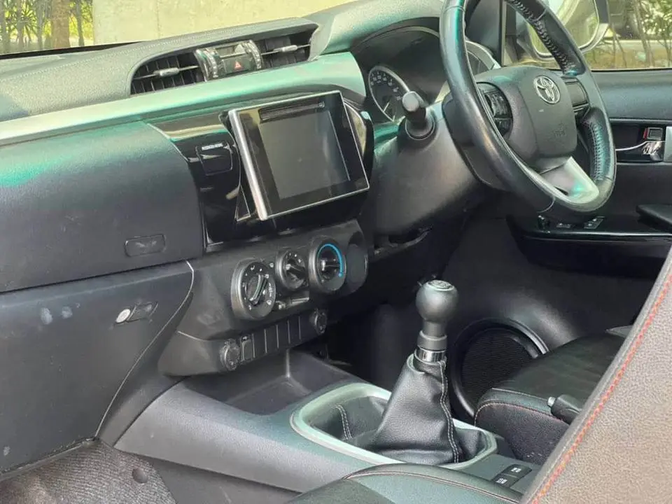 2020 Toy-ota hilux revo smart cab 2.4 a/t