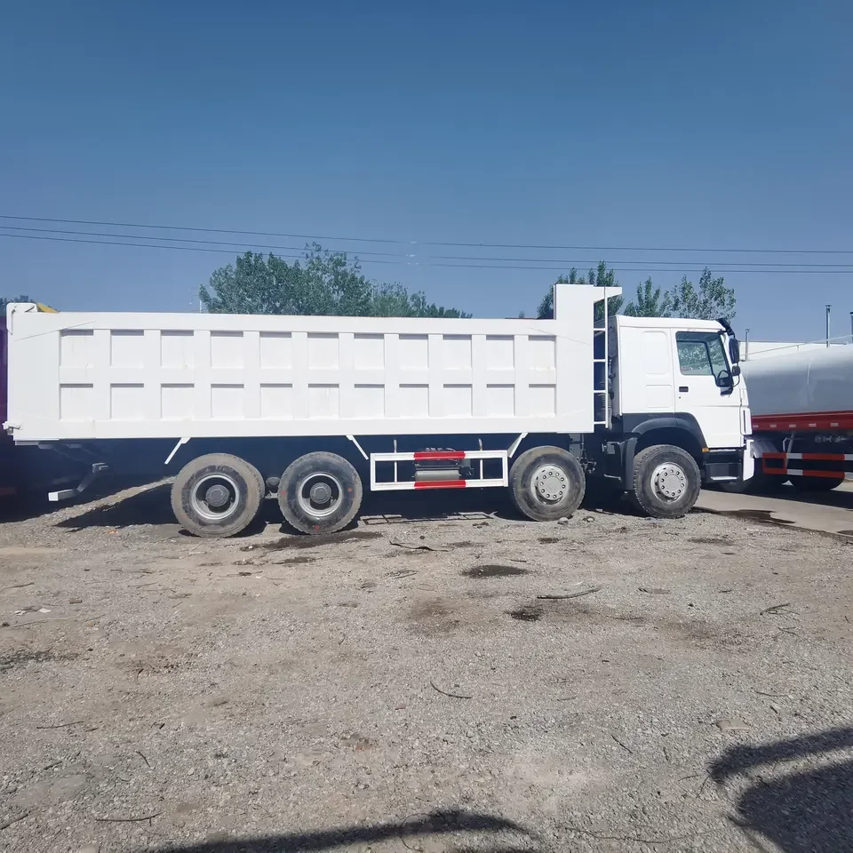 Грузовик SINO 12 колесный 30 кубических метров HOWO 40 тонн 8x4 б/у самосвал