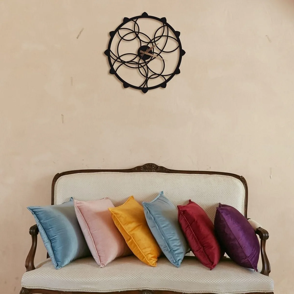 Best Wholesale Luxury Quartz Wall Clock Classic Rustic Wood MDF Material Silent Ticking Dial Unique Handmade Metal Frame Art