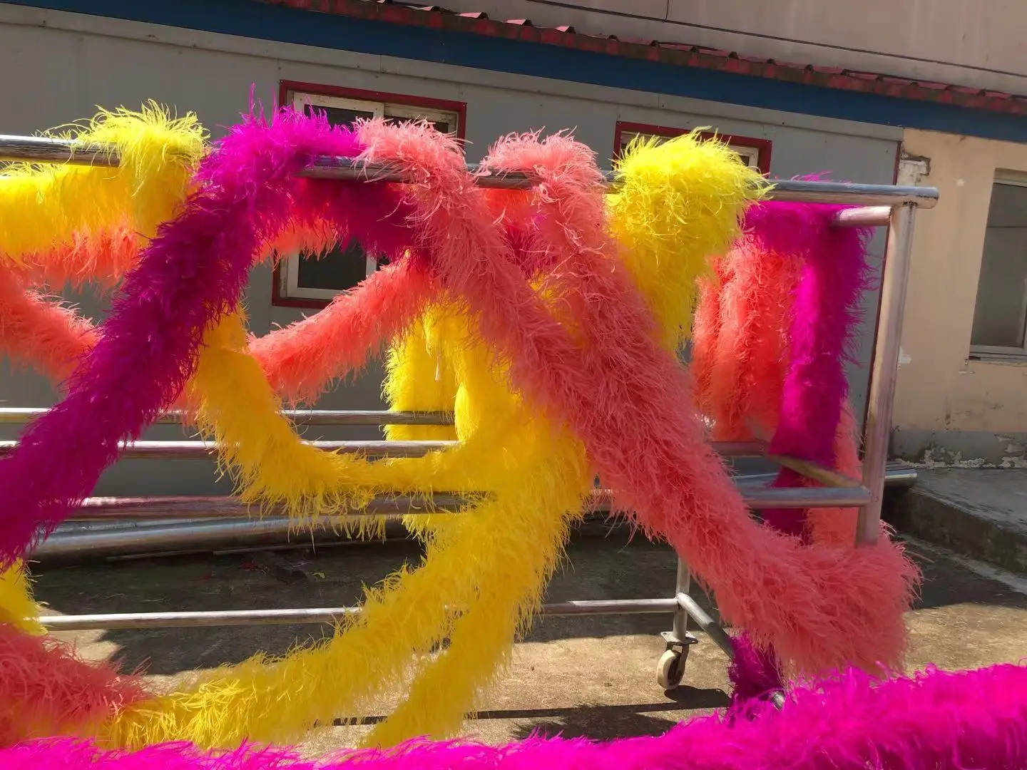 8ply Ostrich Boa Factory Price for 12-15cm long feather made Cheap 8ply Ostrich Feather Boa