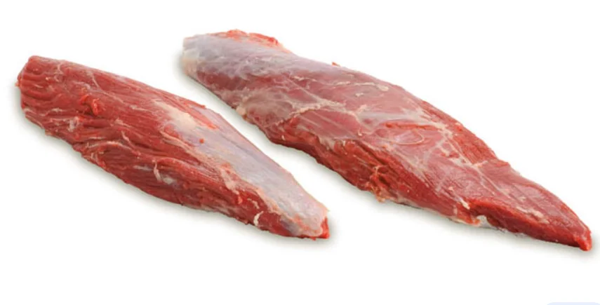 Мясная туша и первобытный нарезанный течн