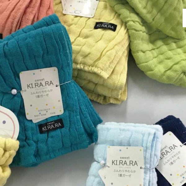 Sweet KIRARA Face Towel Gauze towel woven by 5 layer pearl yarn. Very smooth and soft.