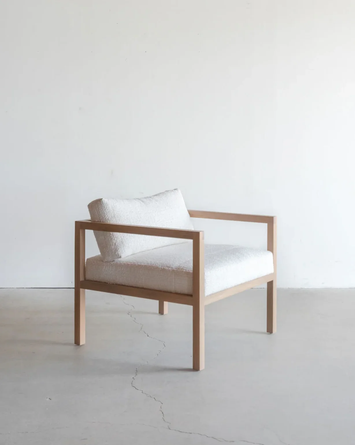 EVE LOUNGE CHAIR 100% Premium Solid Wood Linen Cushion Chair for Outdoor and Indoor Home Furniture