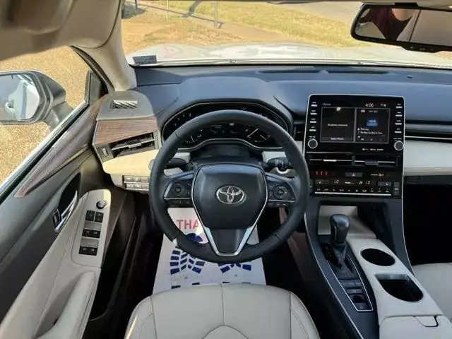 2021 Тойота Авалон XLE