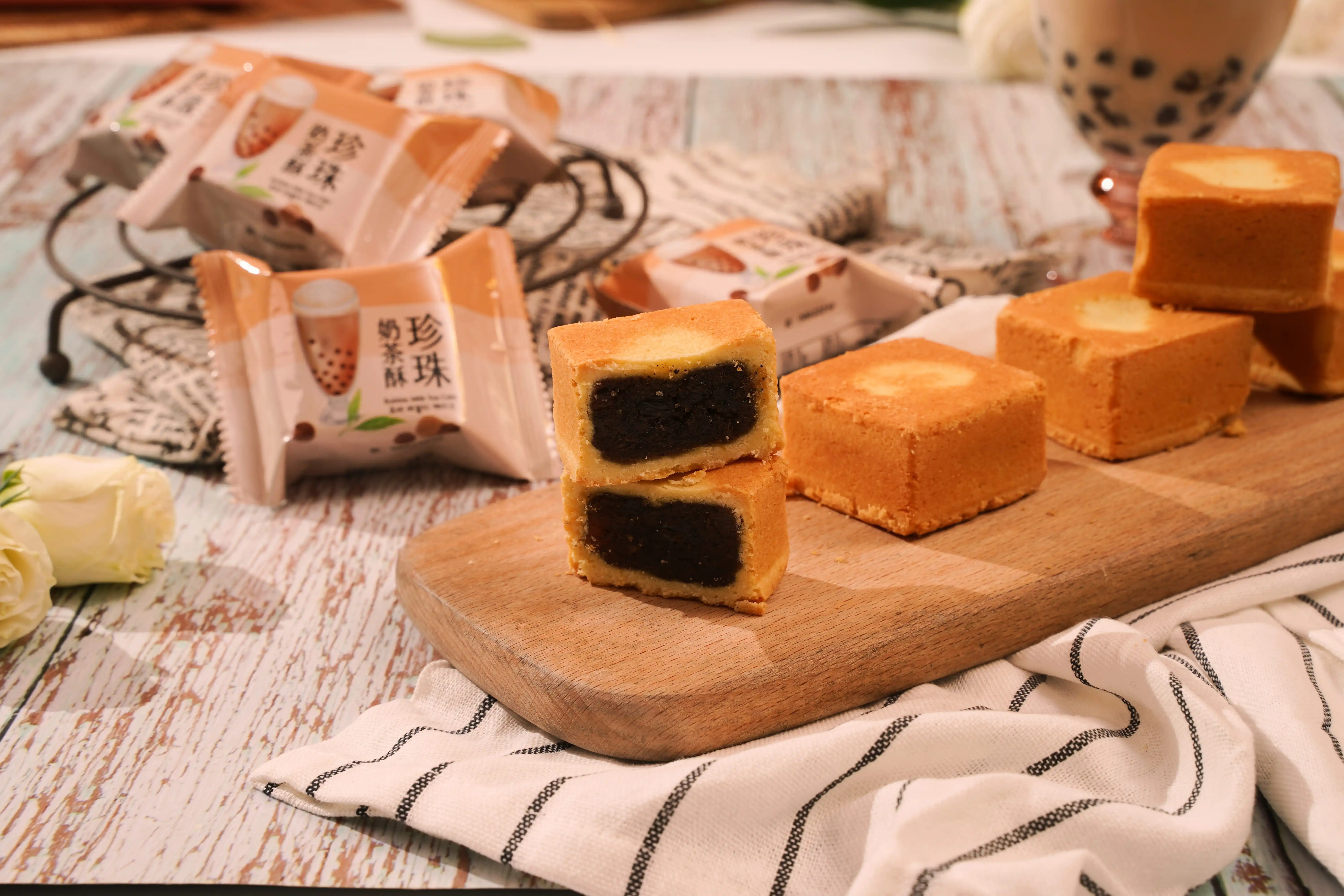 High Quality Sweet Delicious Chinese Pastries Baked Goods Bubble Milk Tea Cake For Desserts