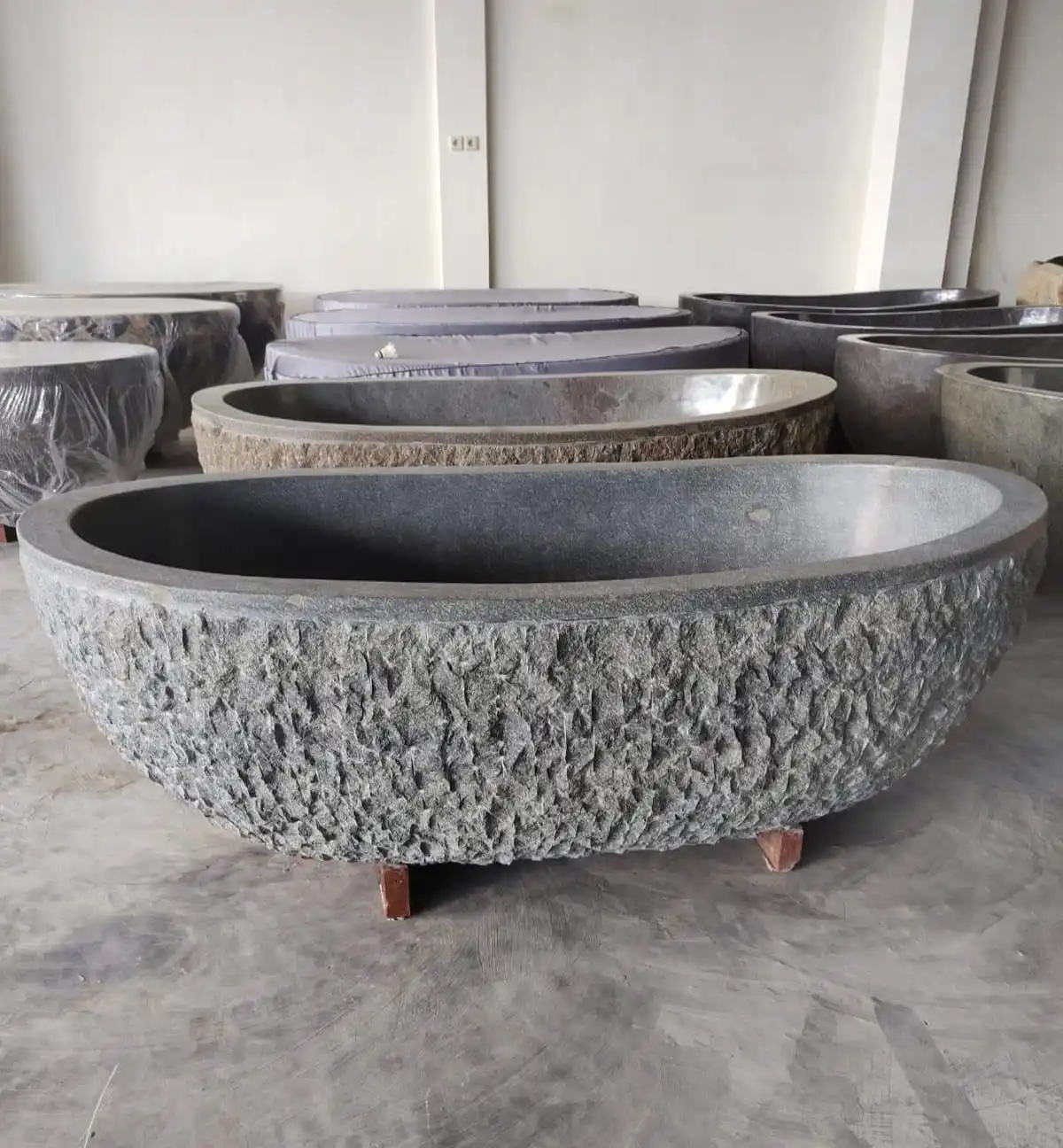 Indonesia Hand Carved Limestone Bath Tubs Grey Natural Stone Bathtub 200x100 for Bathroom Furniture Large River Stone Bathtub
