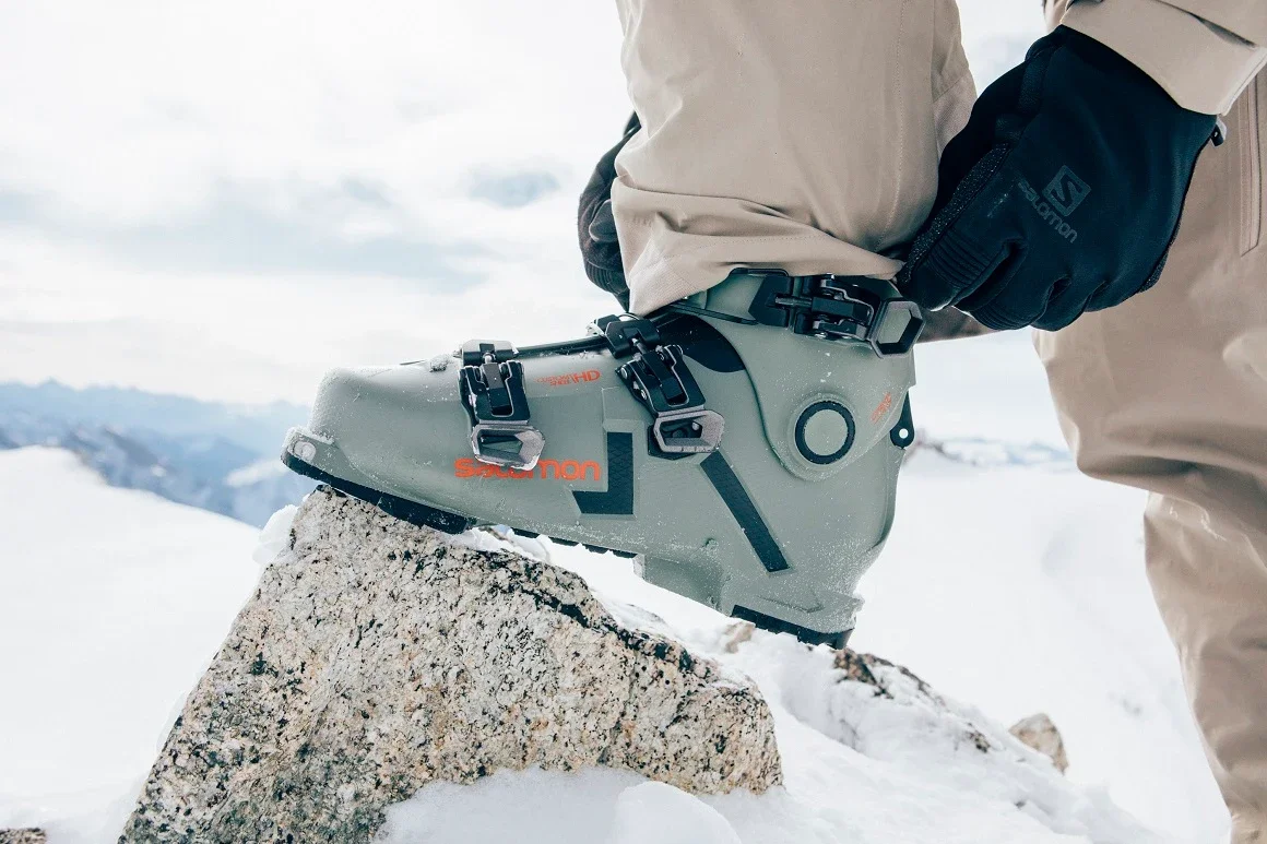 Skiing Shoes Wholesale As Per Customer Demand