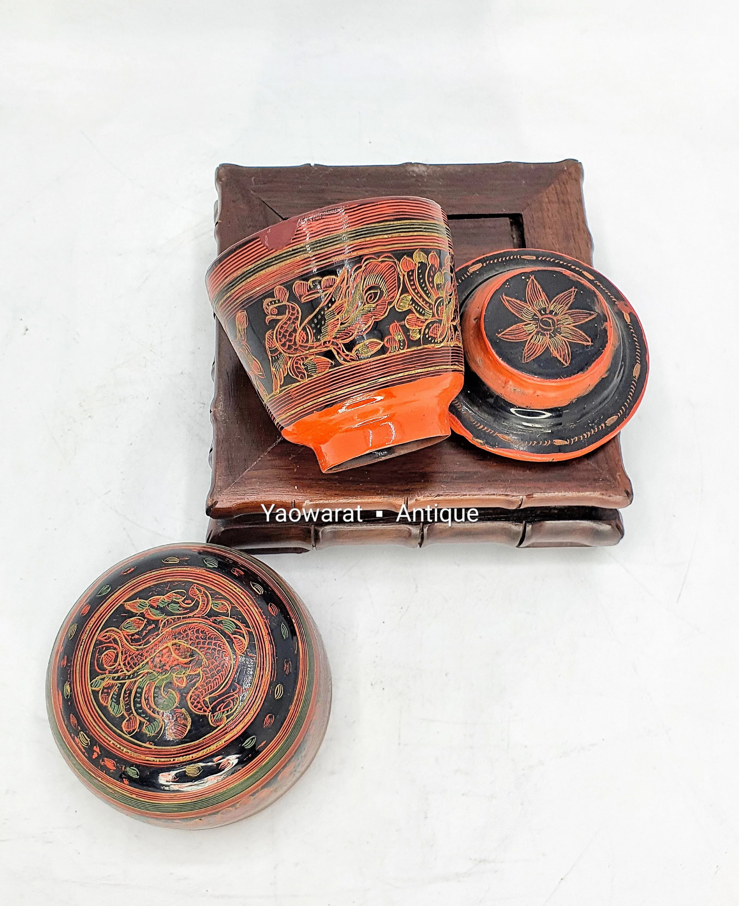 Две антикварные чаши из лака Мьянмы цилиндрической формы украшенные животными для сбора и украшения