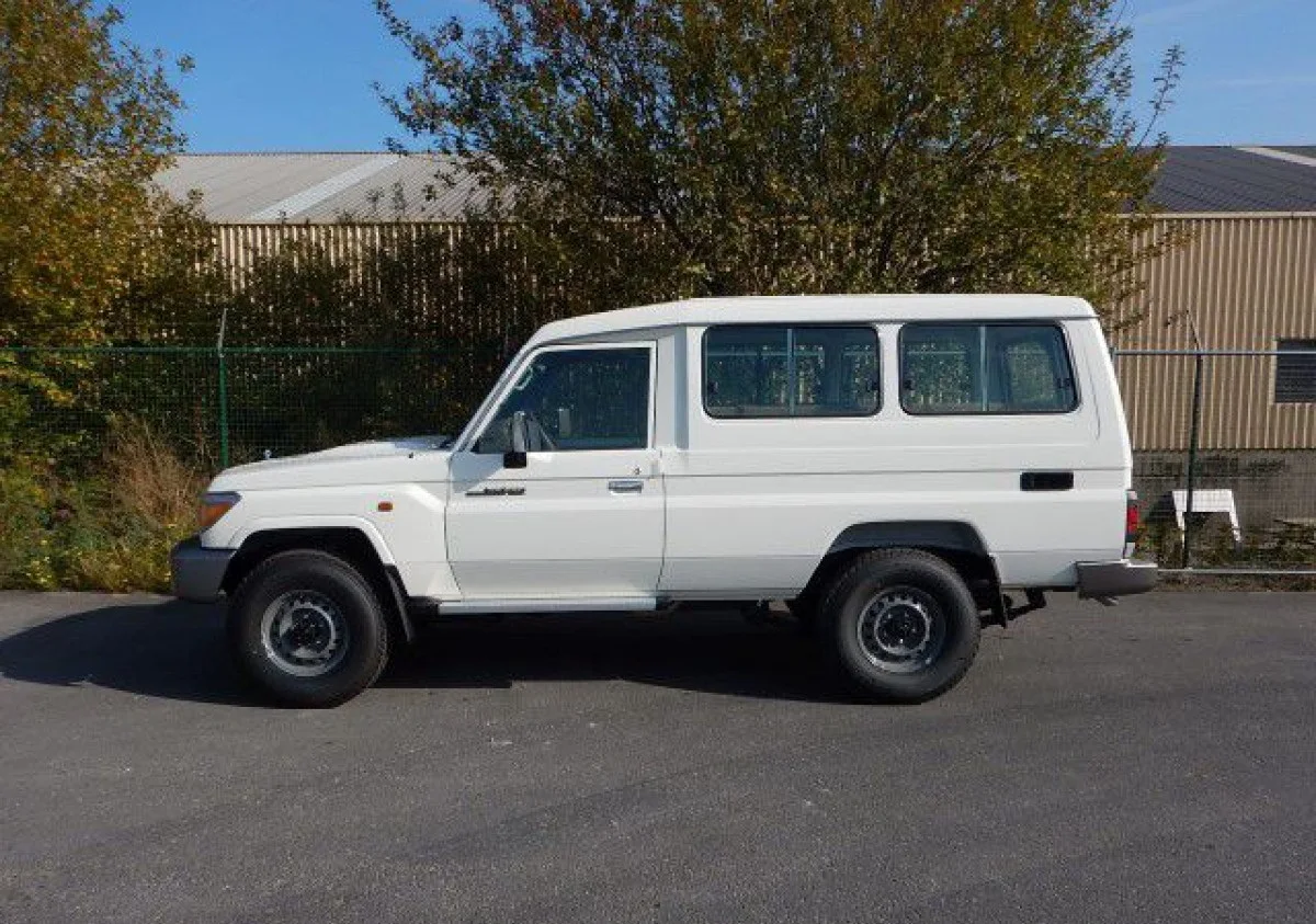 Б/у Toyotas приземляется Cruiser 78 VDJ78L Хардтоп 9 мест 2022 модель 100% отлично работает безаварийно 