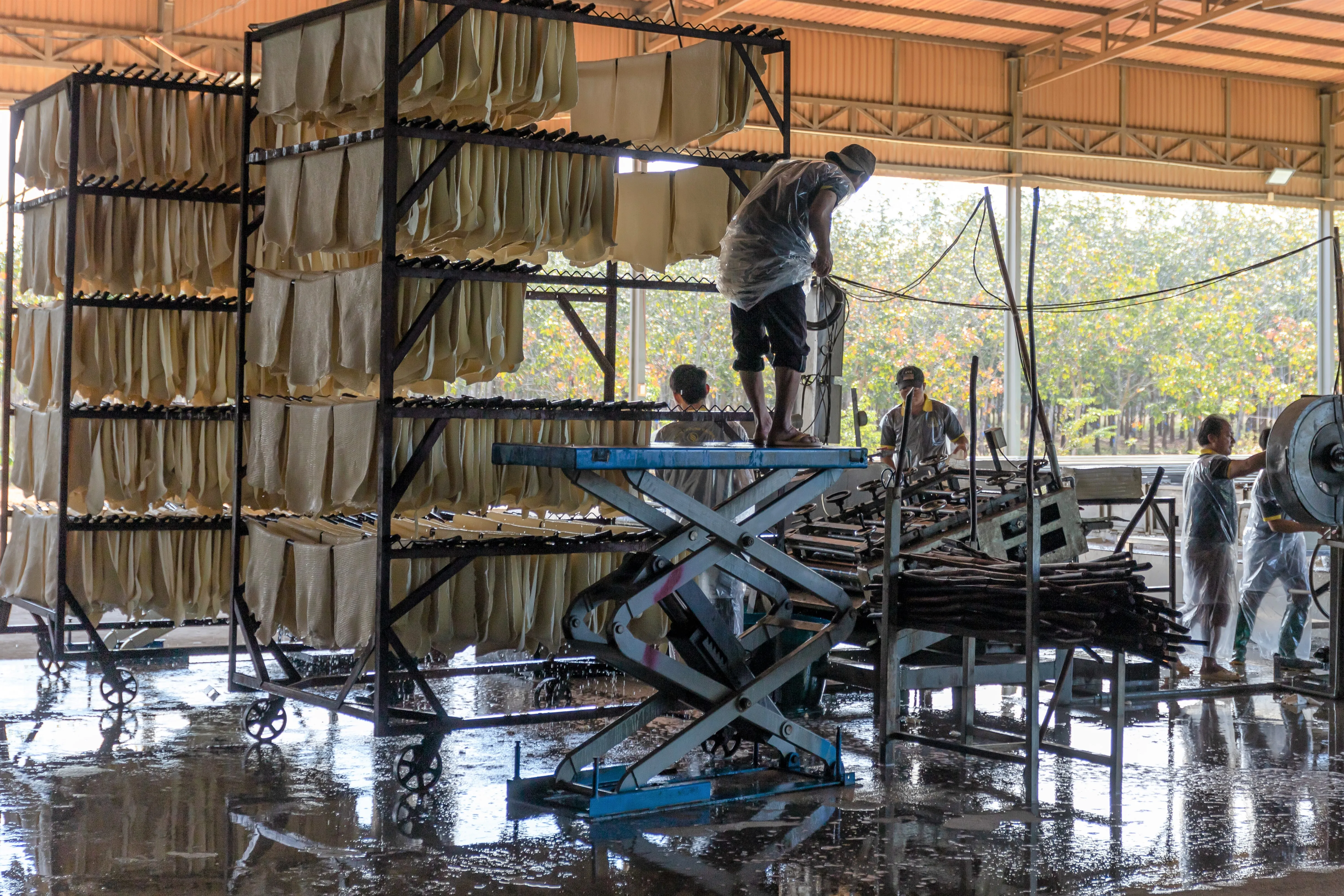 Rubber Rss3 with Best Price High Quality Raw Material Rubber Natural from Factory in Vietnam Bag PE Light Band Packing