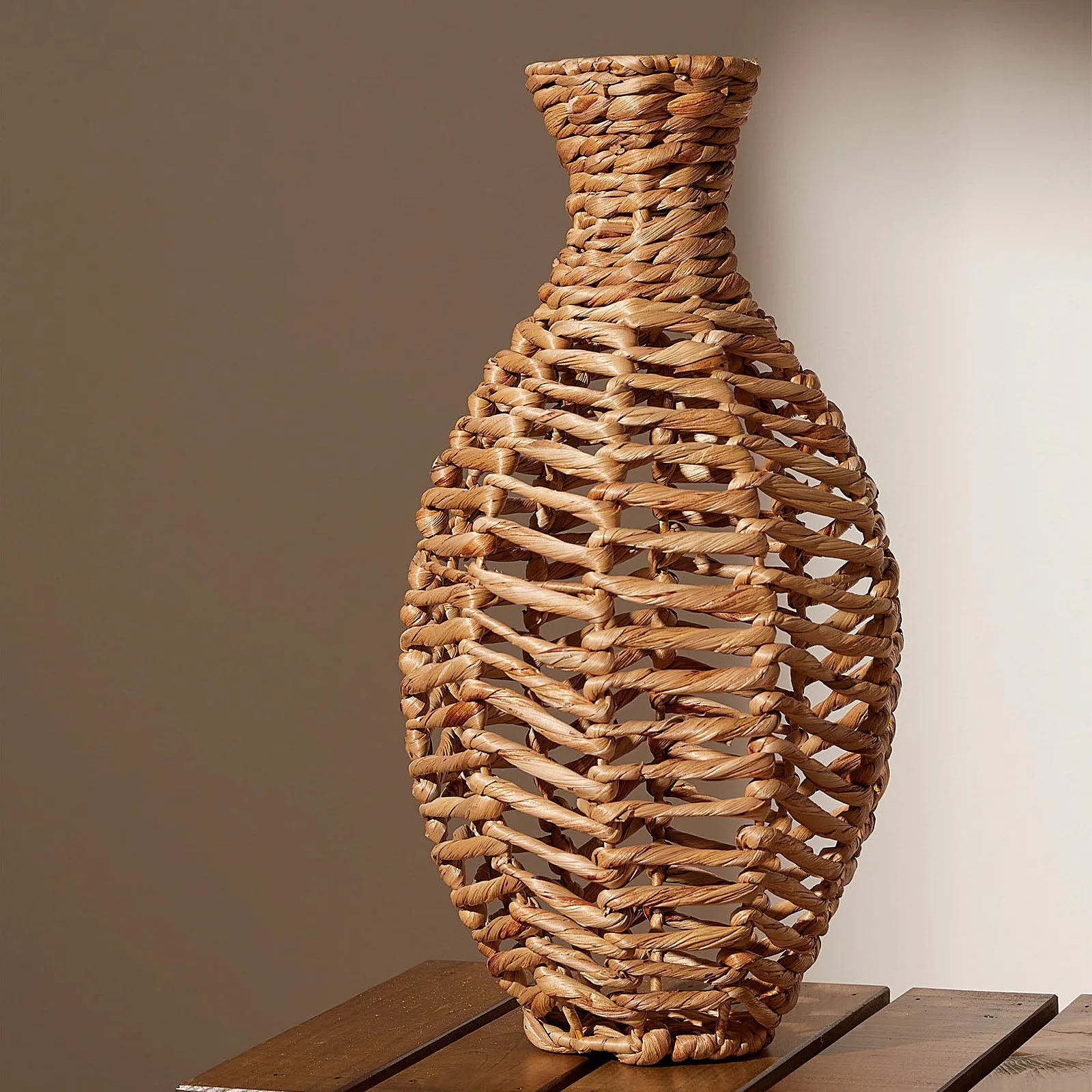High quality best selling modern eco friendly water hyacinth woven vase for home decor made in Vietnam