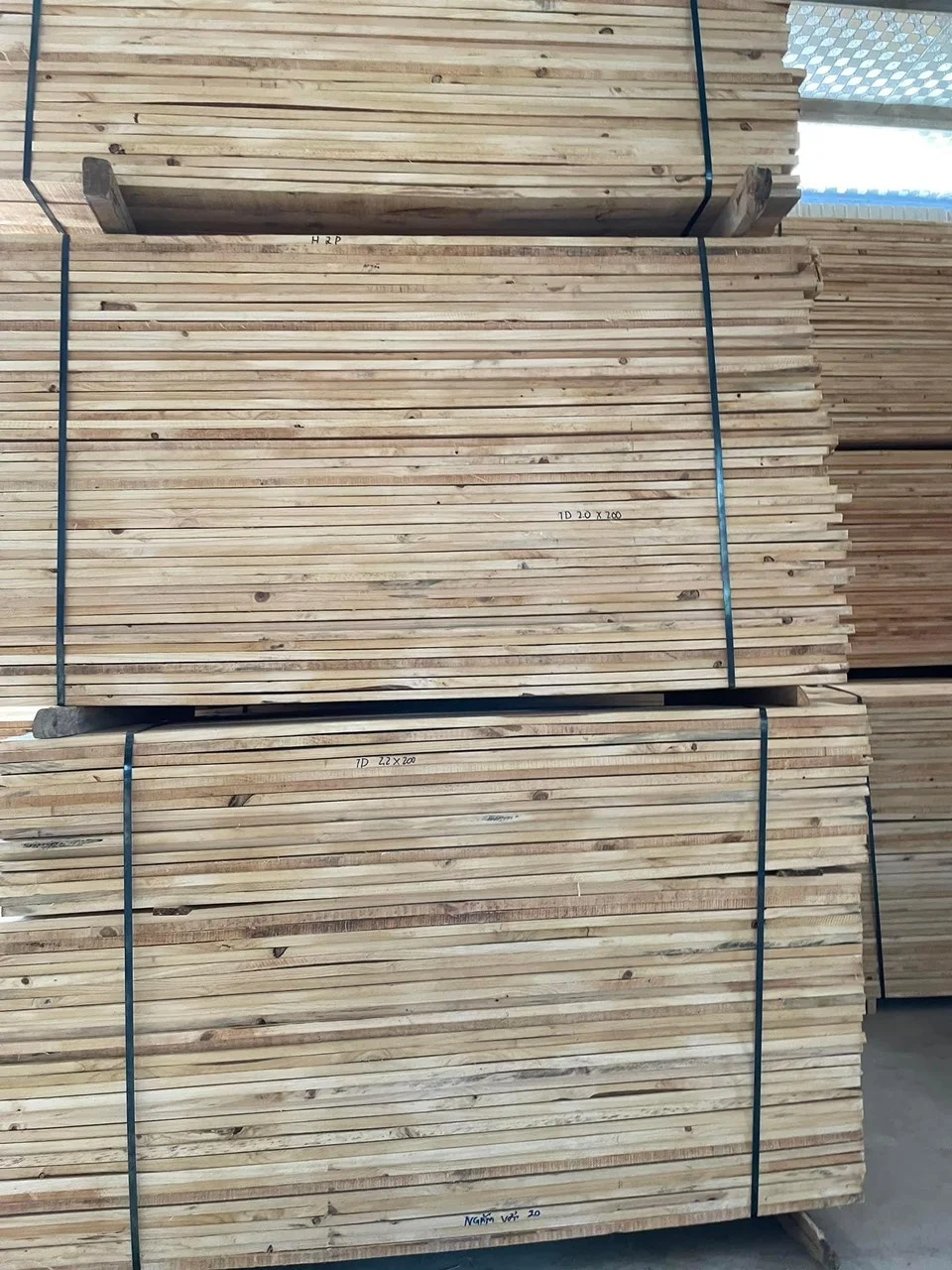 Pine Sawn Timber From Vietnam