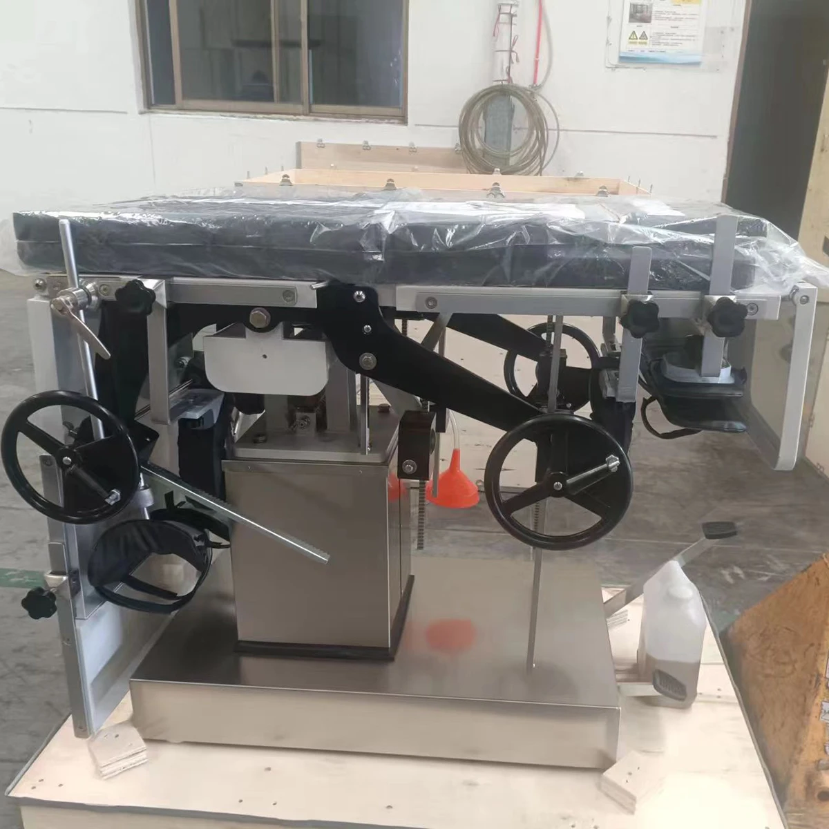 The hospital surgical operation table with a good price MSLHW3001