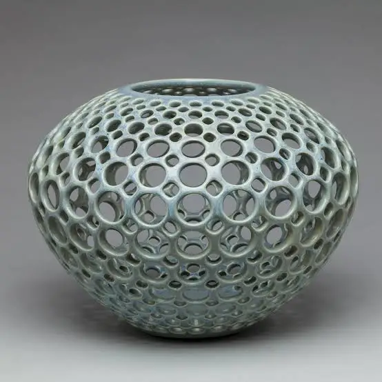 Flooring Decorative Flower Vase Aluminum Cast Golden Color Durable Pots Punctured Design Texture Metal Creative Vase