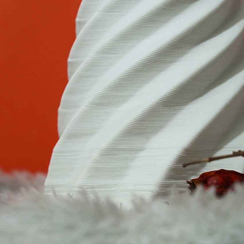 YKL Small-caliber Versatile home style creativestriped white pottery ceramic vase for tabletop decor flower vase