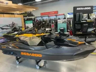 Горячая распродажа Suzuki моторная лодка для осмотра водных лыж круиз 1300cc водные лыжи морских видов спорта