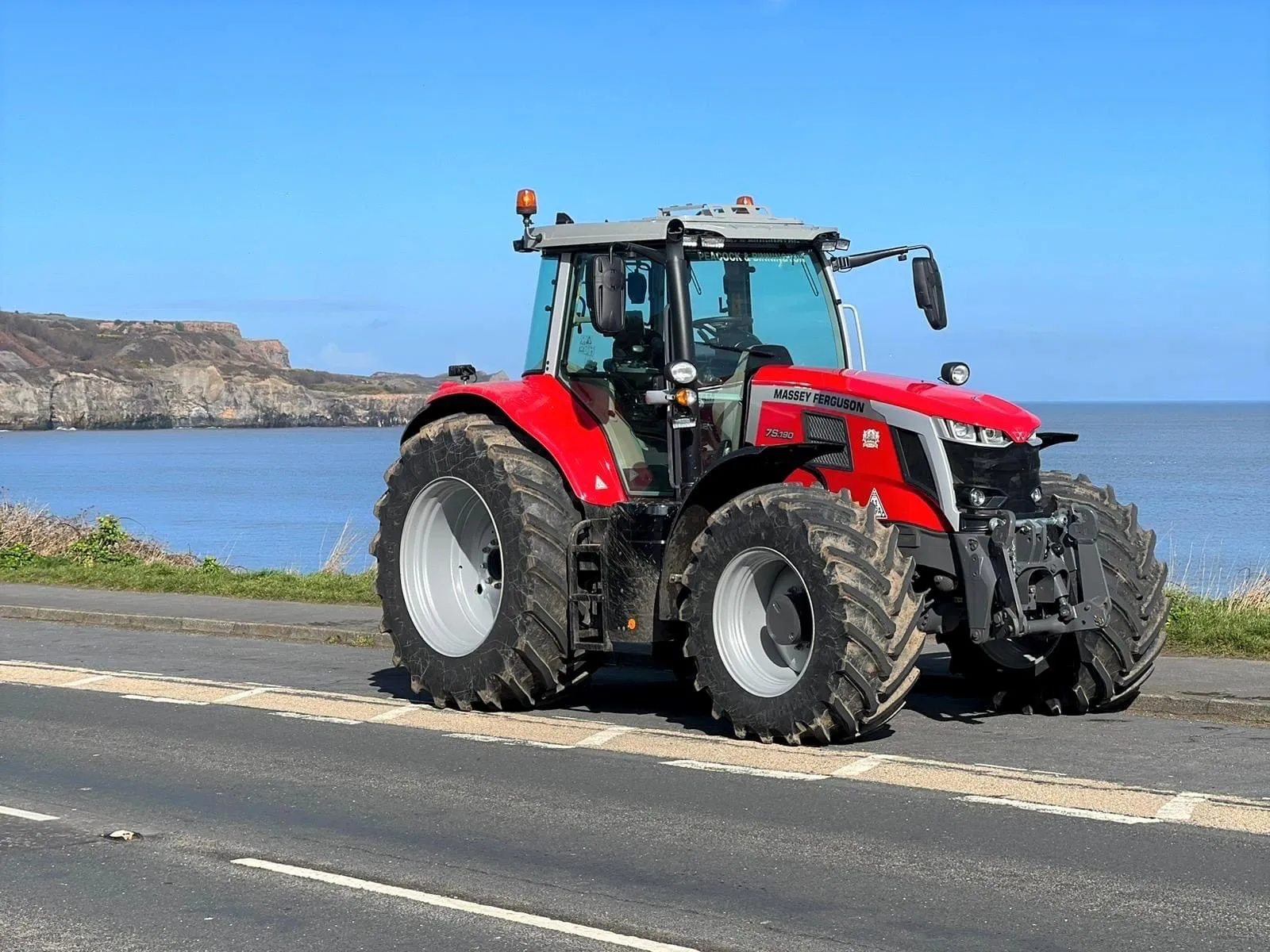 TDER Agricultural Machine Equipment 4 cylinder engine 50hp 60hp 70hp 80hp Tractor with cabin