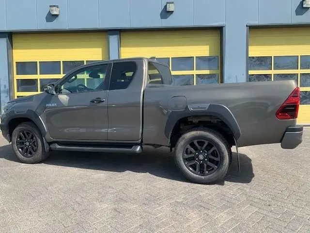 Для YOTA HILUX 2 8 D-4D 4x4 дополнительная кабина 2022 б/у