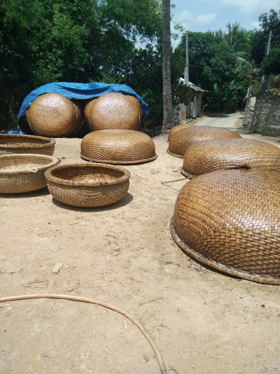 Natural Hand Woven Bamboo Coracle Fishing Boat Round Traditional Eco-friendly Mini for Wholesale