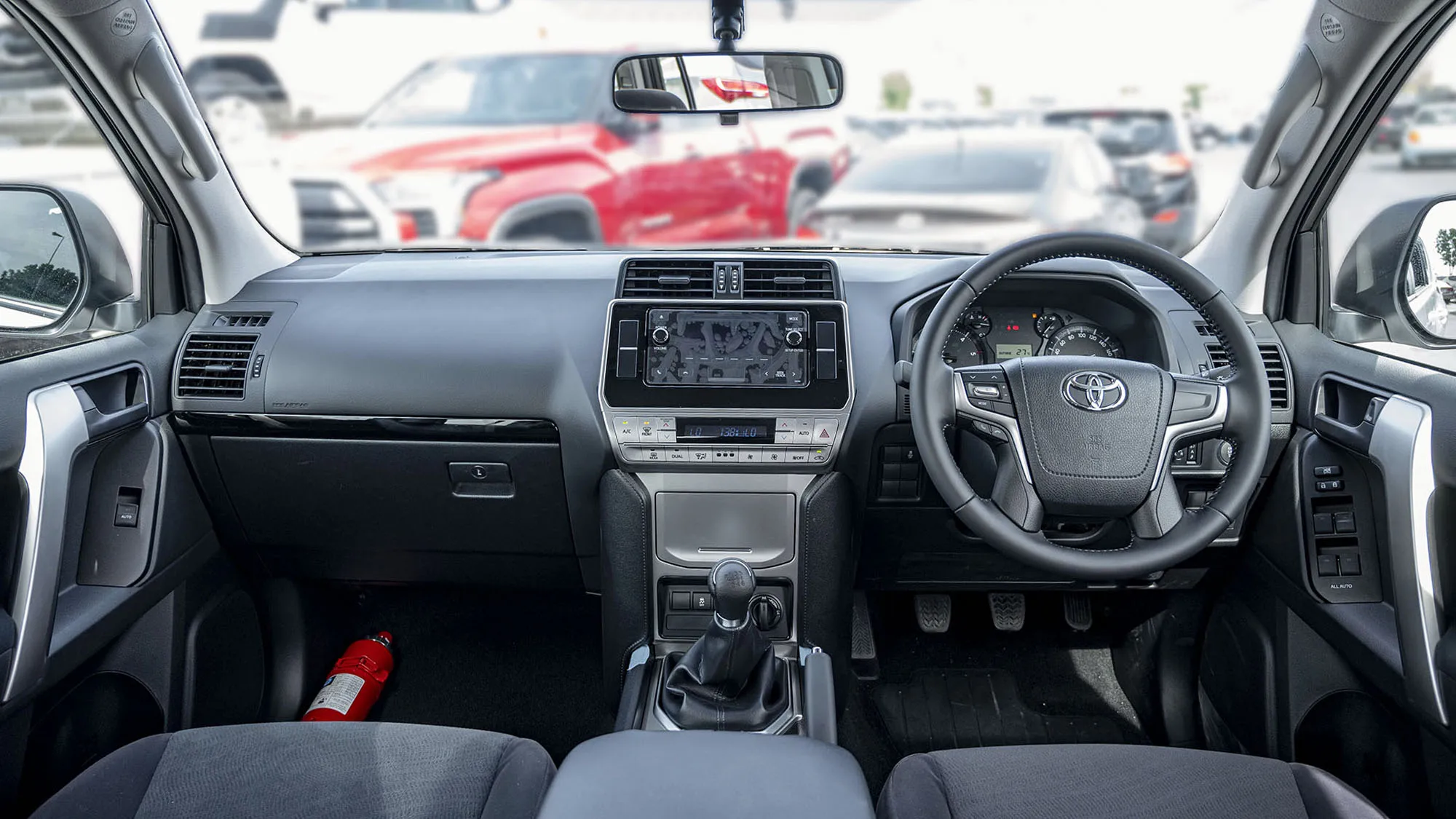 Задняя шина 2023 TOYOTA PRADO TXL 2.8D