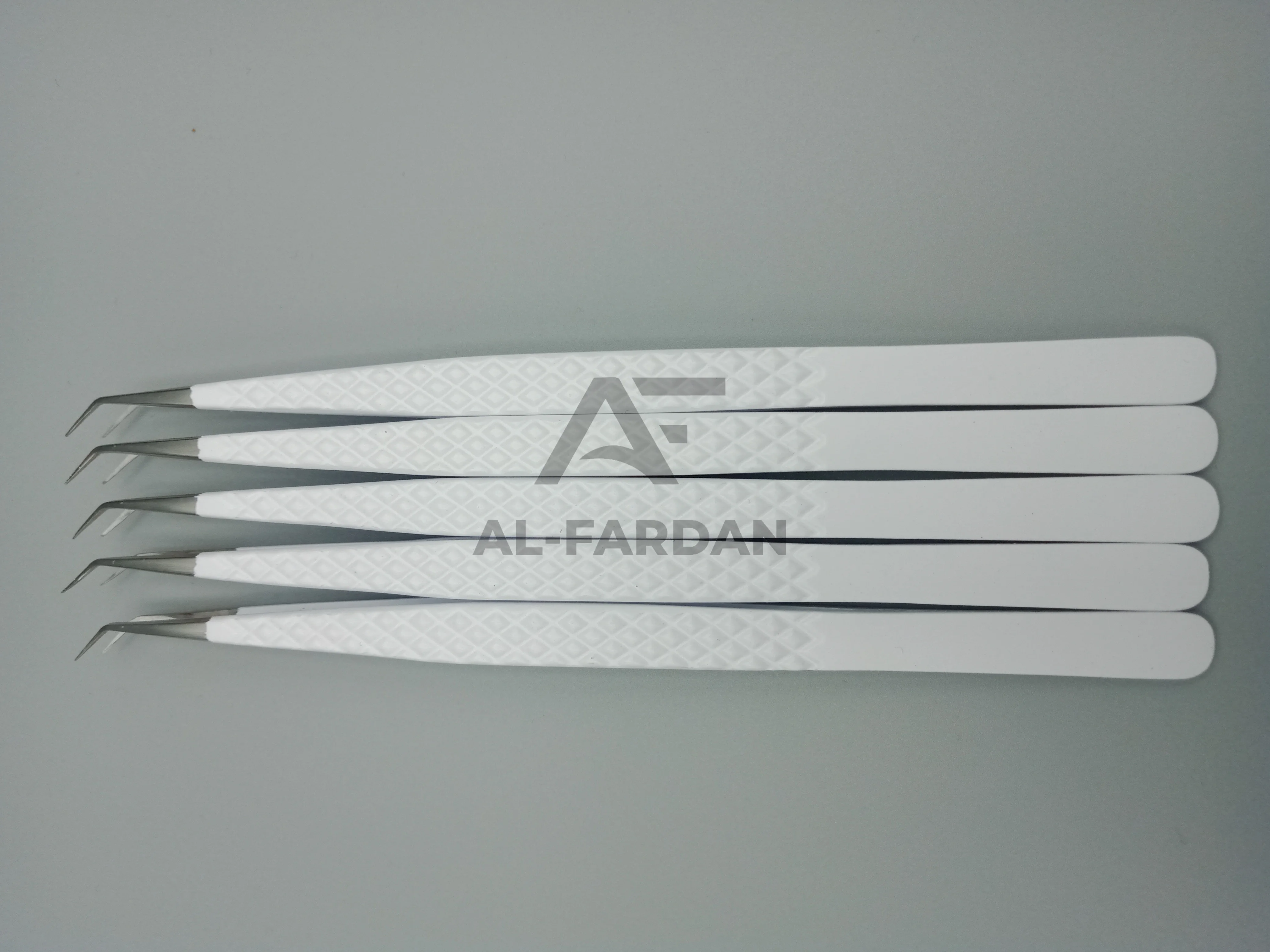 Diamond Grip White Color Powder Coated Skinny 14 Cm long 45 Degree Eyelash Extension Tweezers Solid Stainless Steel