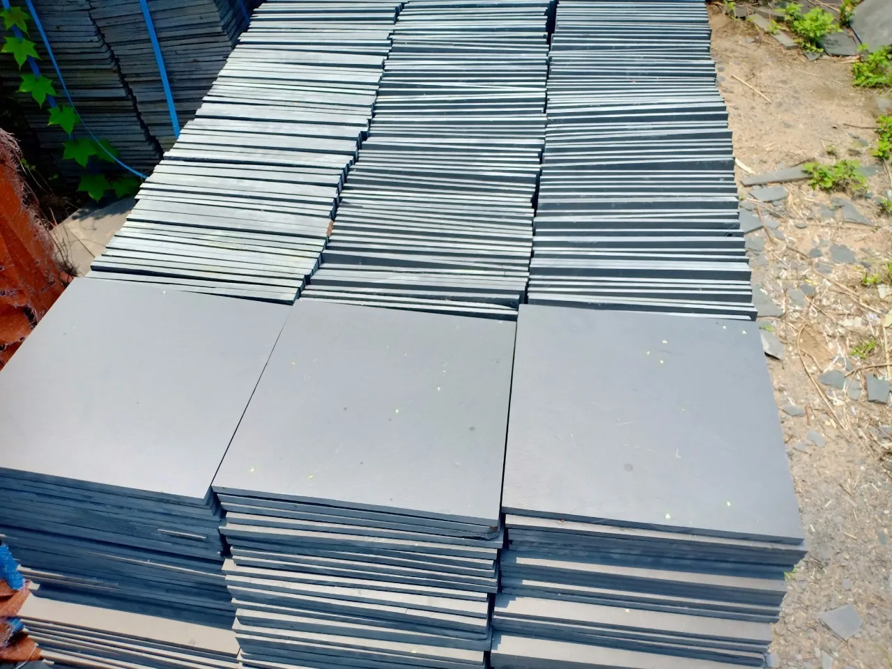 Black slate stone Anti-slip stone tile Outdoor paving made of natural Slate stone  best quality good price top sale