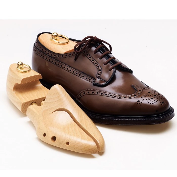 Italian-Made Cedar Wooden Shoe Trees with Spring Essential for Footwear Maintenance Shoe Stretching Function