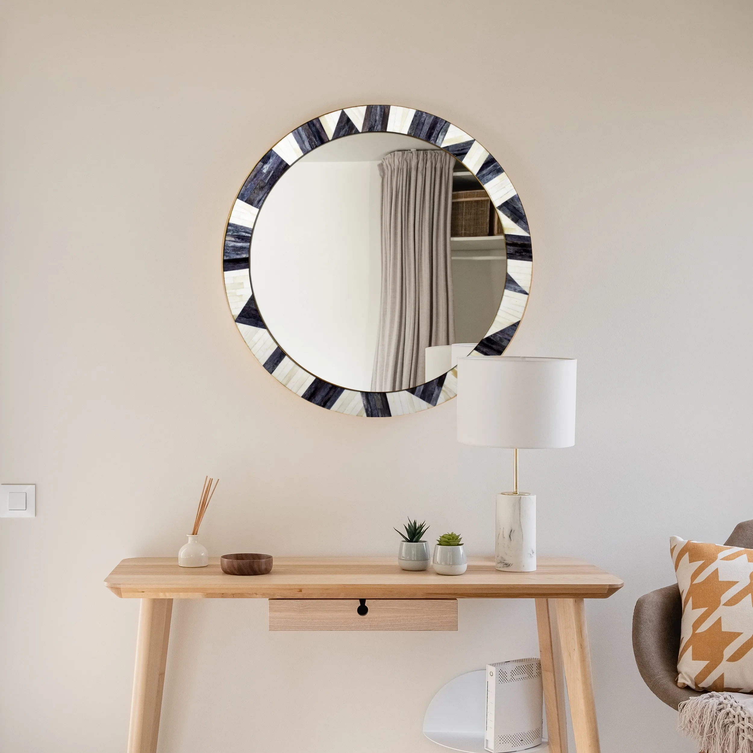 Wholesale Top Quality Wall Decorative Bone inlay  Mirror Frame Rounded Wooden Custom Design Wall Mirror Frame Luxurious Style