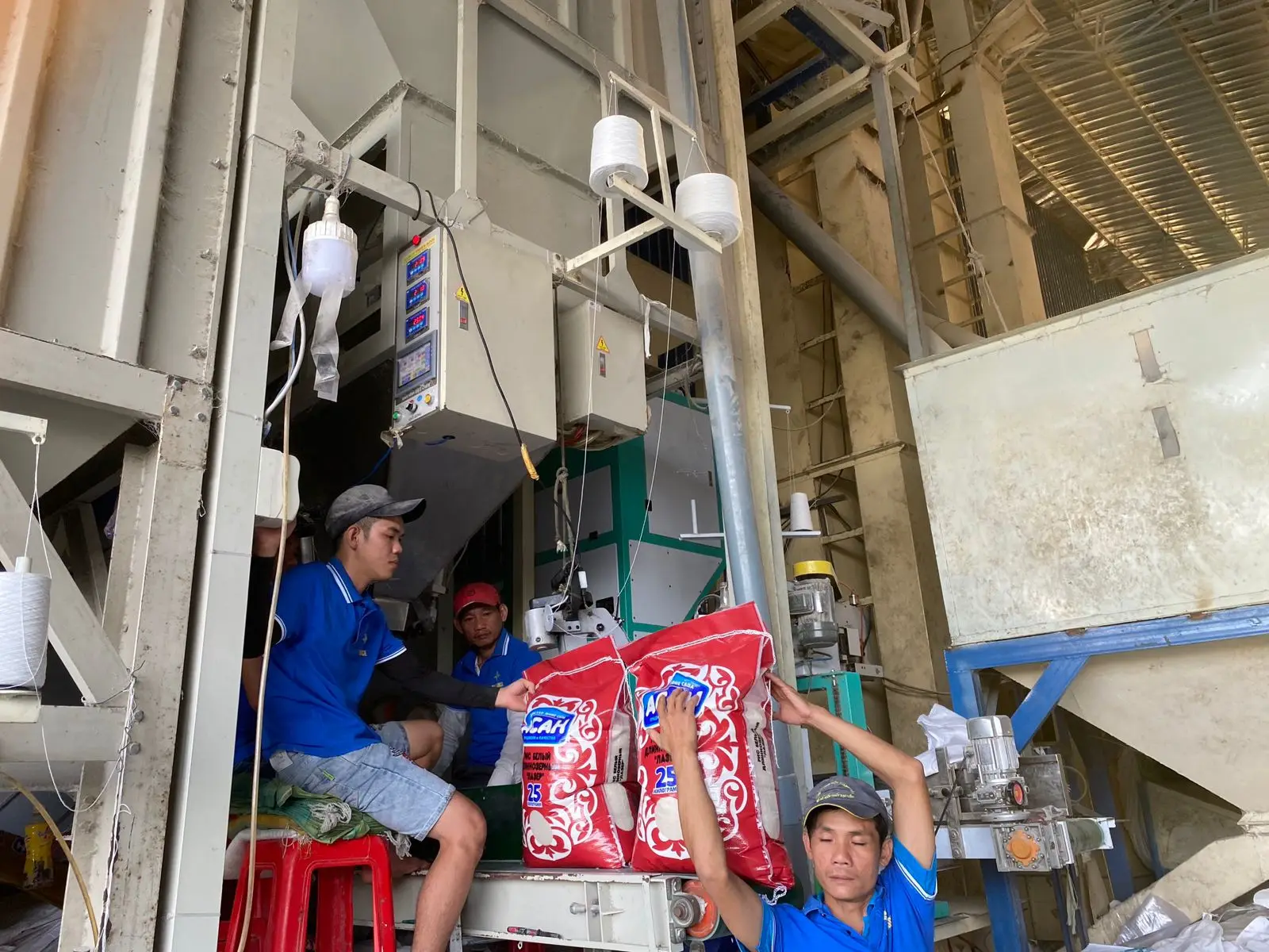 COMPETITIVE PRICE in Vietnam Wholesale JASMINE RICE 5% Broken Rice Cheapest Price from Manufacturer in Vietnam