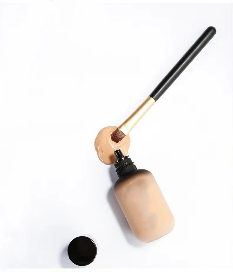 Bulk wholesale  It covers up blemishes on your face Not irritating to the skin Waterproof and sweat resistant