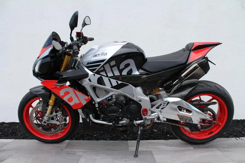 Совершенно Новый/Подержанный 2018 Aprilia-Tuono V4 1100 завод ABS для продажи