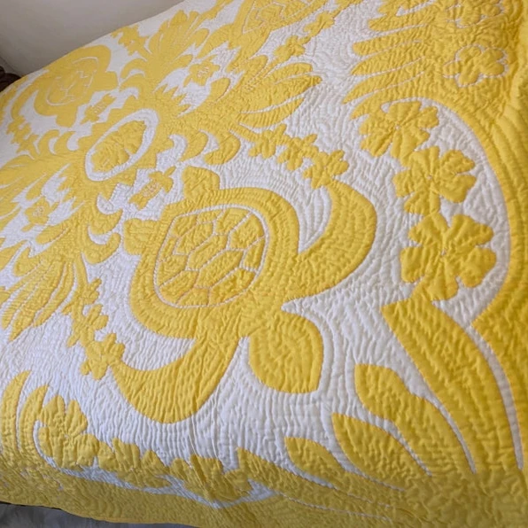 Traditional Hawaiian styled FINISHED QUILT - Yellow & White - Queen size Hand Stitched Handmade Quilt Beautiful Throws OEM