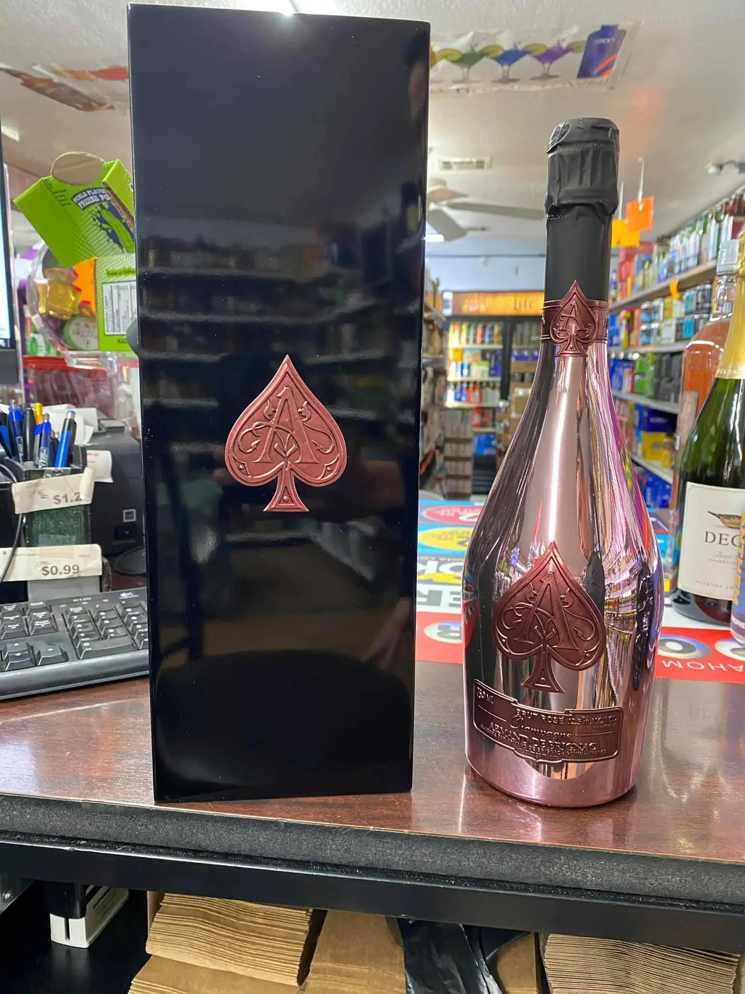 Лидер продаж со скидкой Armand de Brignac Brut Gold 750 мл Ace Of Spades сверкающее вино
