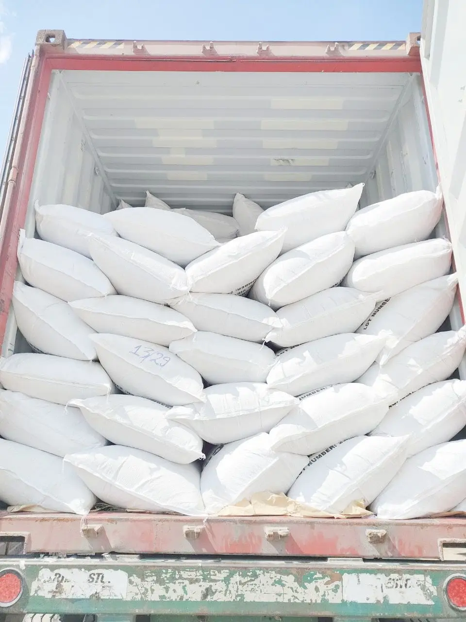 VIETNAM DESICCATED COCONUT HIGH FAT 60-65% Fat /LOW FAT 30-40% 0 FOR EXPORT USA, Europe, UAE