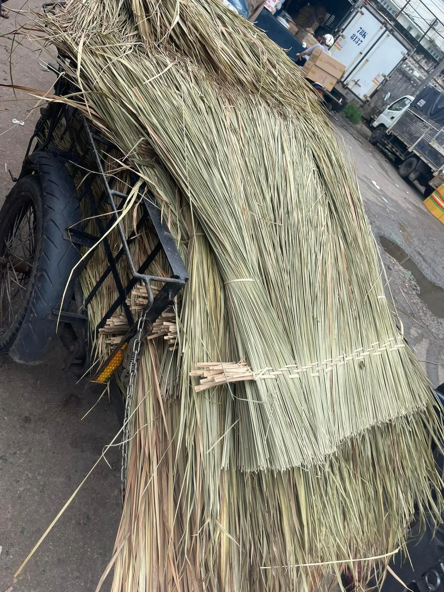 Hot Sale Grass Thatched Roof Palm Thatched Roof With Flexibility Sustainability Stylish Material For Home Decor