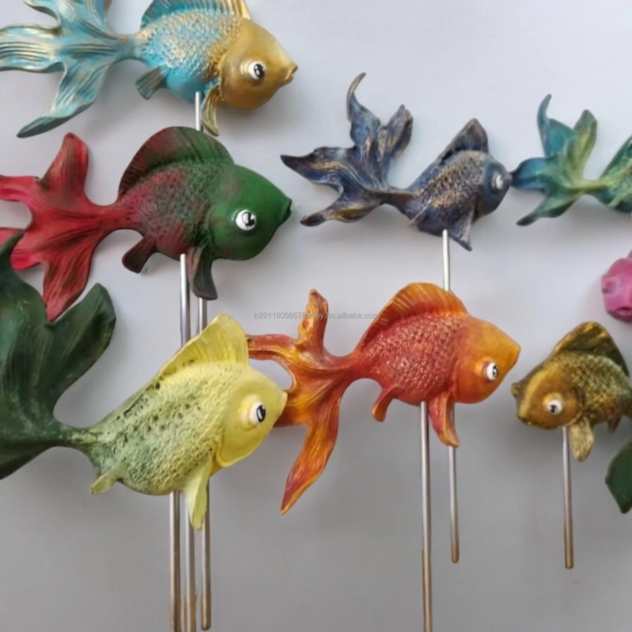 Pedestal small fish decorative tank accessory unique resin craft products gift store whosale colorful animal ornament figurine