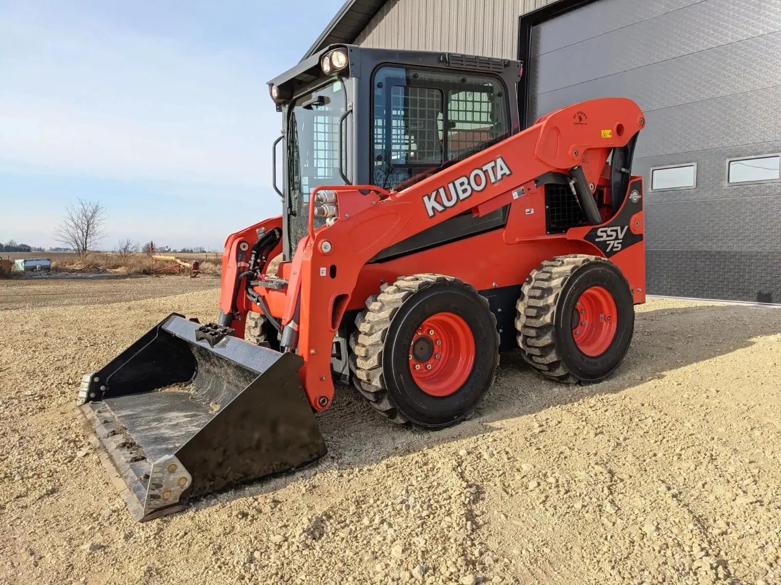 kubota skid steer 7.jpeg