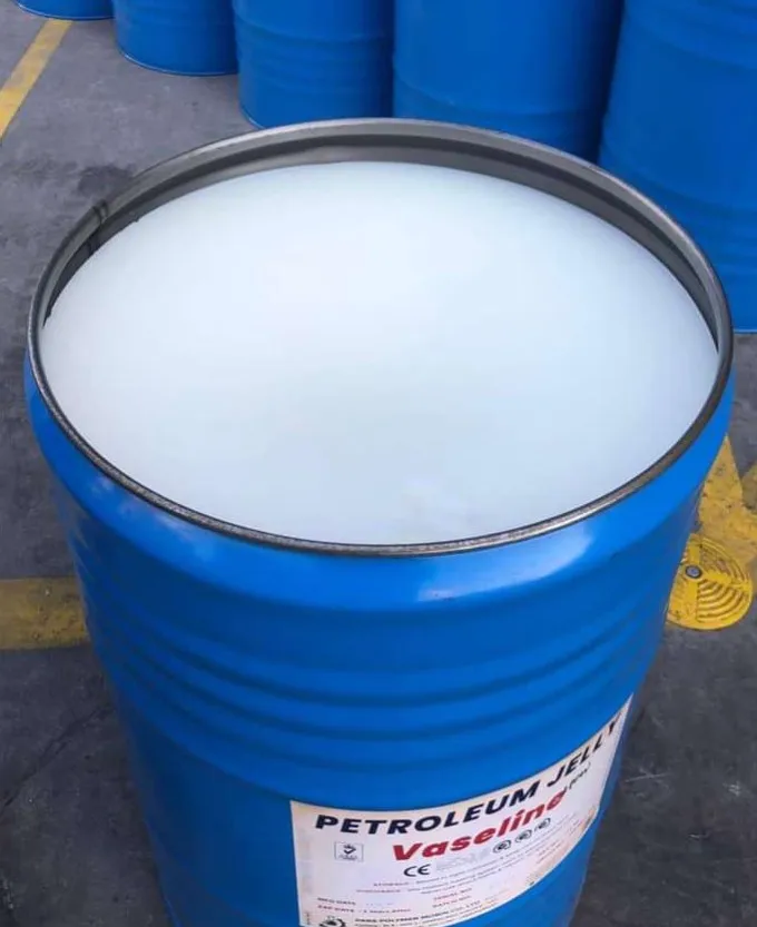 WHITE PETROLEUM JELLY 175 KG IRON & PE DRUM