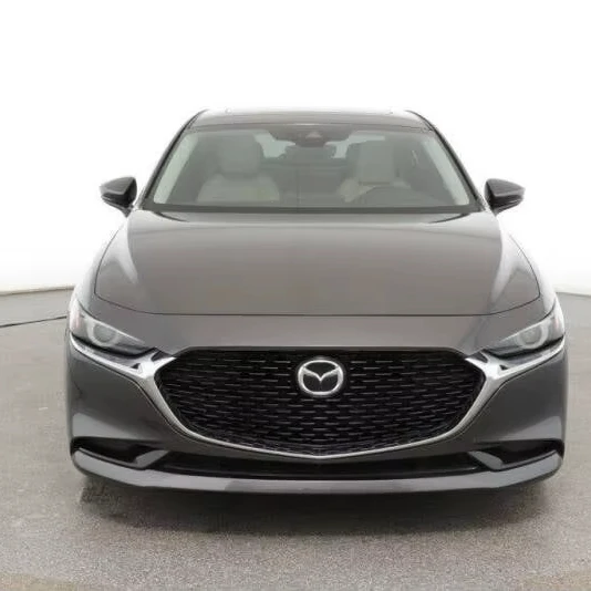 Аккуратно использованный 2021 Mazda Mazda3 седан